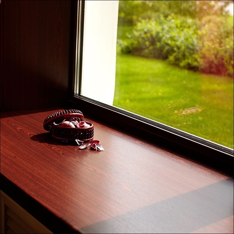 Подоконник ПВХ Витраж 40 500х6000 мм (махагон)